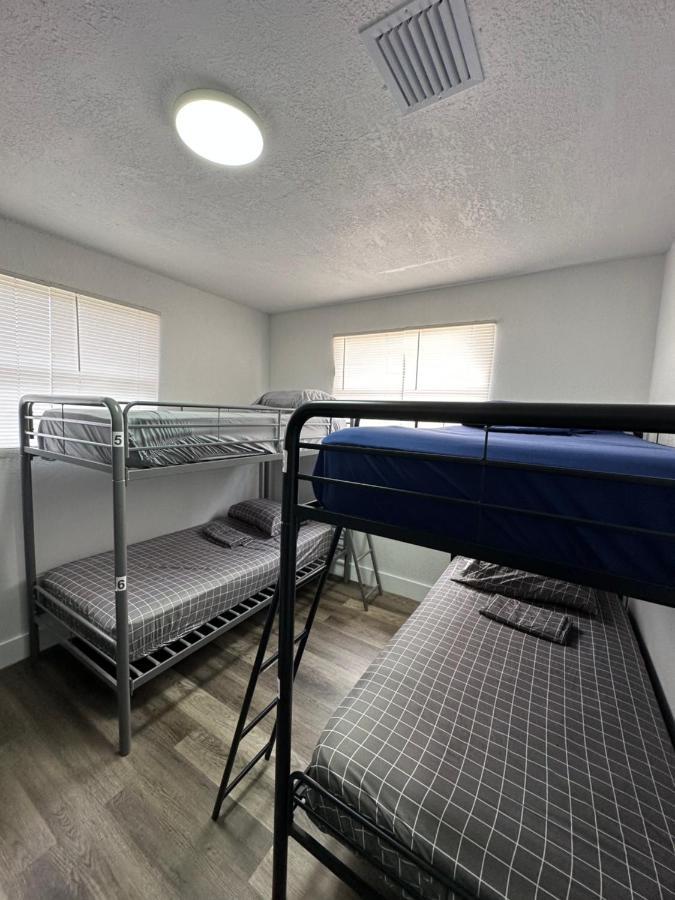 Wynwood Beds Hostel ไมอามี ภายนอก รูปภาพ