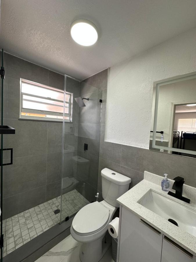 Wynwood Beds Hostel ไมอามี ภายนอก รูปภาพ