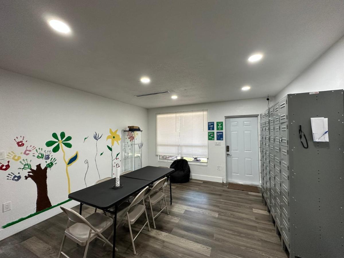 Wynwood Beds Hostel ไมอามี ภายนอก รูปภาพ