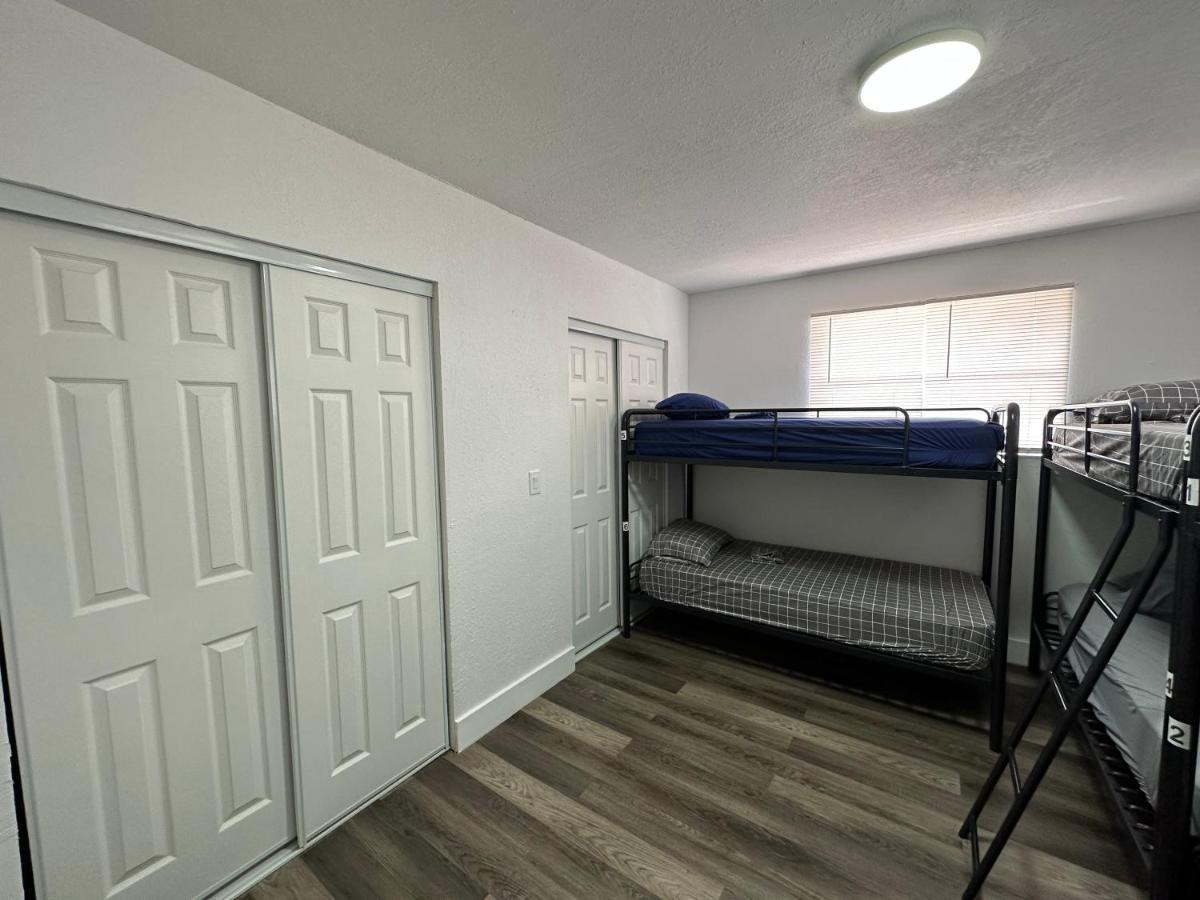 Wynwood Beds Hostel ไมอามี ภายนอก รูปภาพ