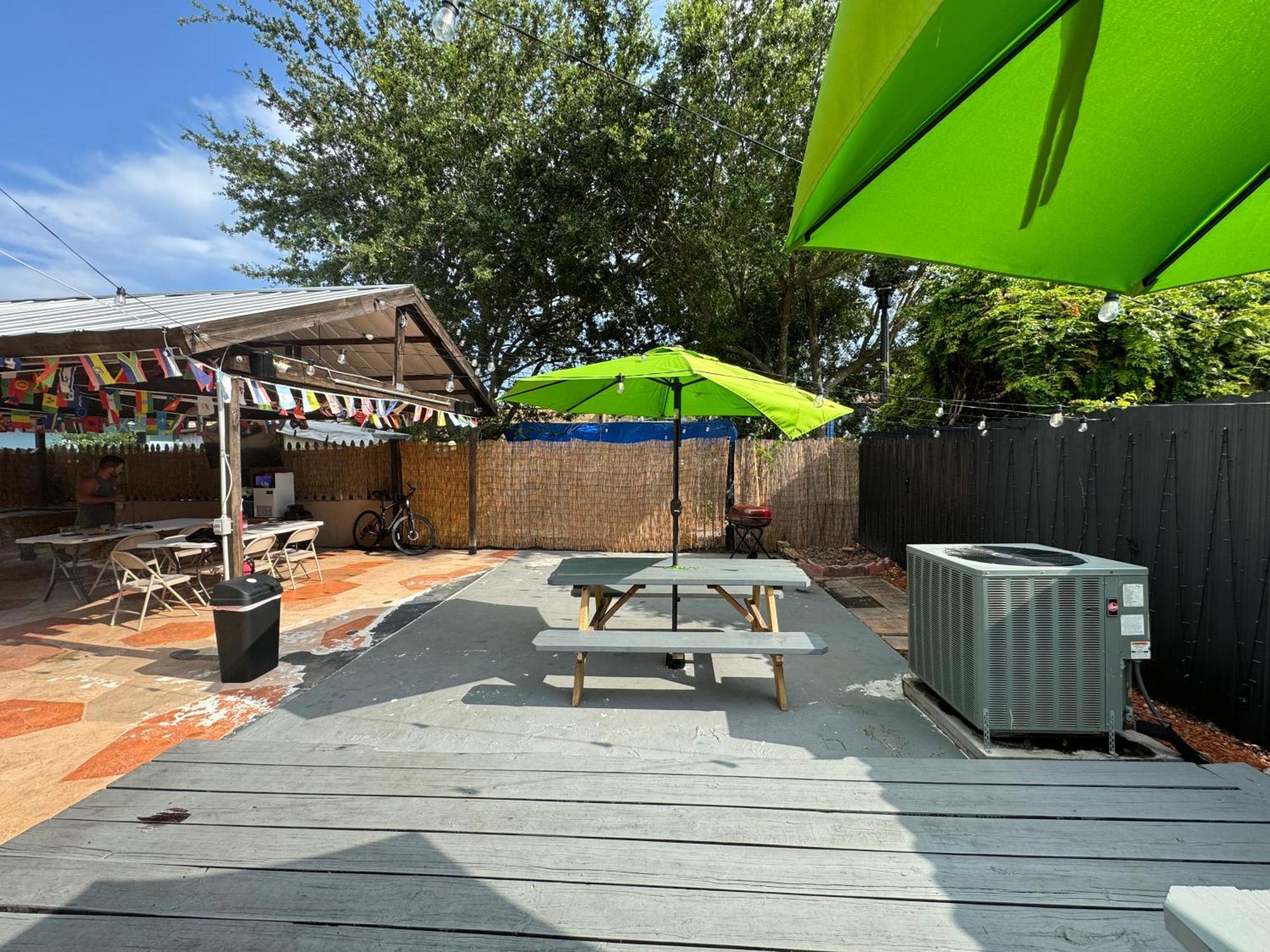 Wynwood Beds Hostel ไมอามี ภายนอก รูปภาพ