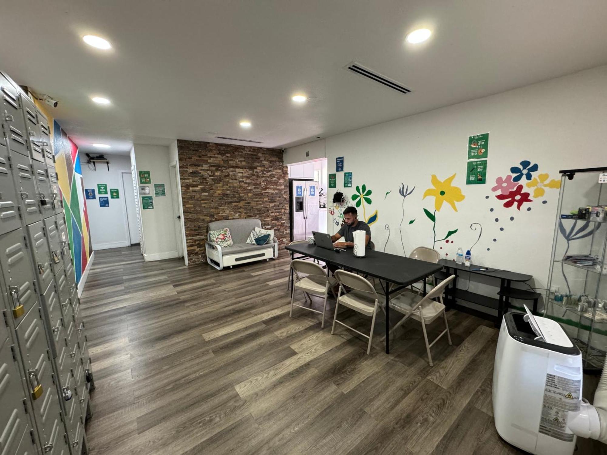 Wynwood Beds Hostel ไมอามี ภายนอก รูปภาพ